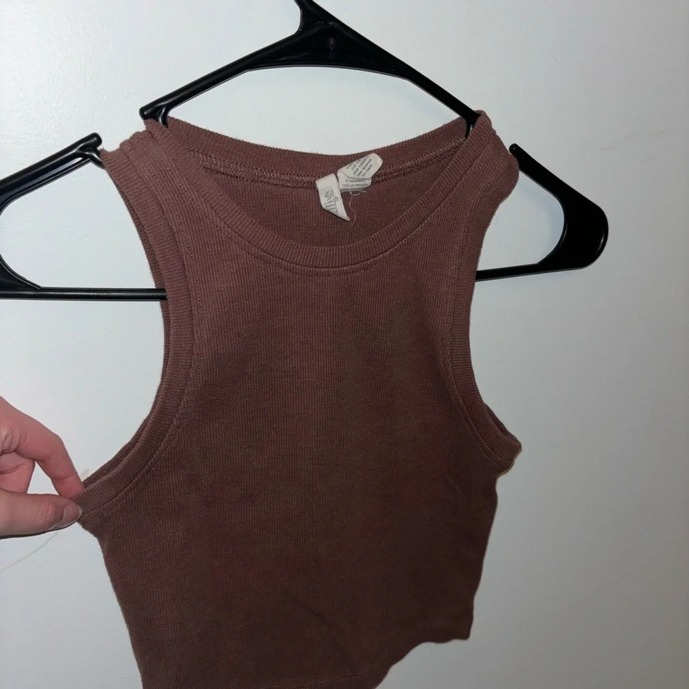 Brown Ribbed Tank Top - Picture 4 of 4
